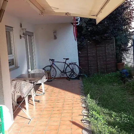 Apartment Mitten In Alt-seckbach *